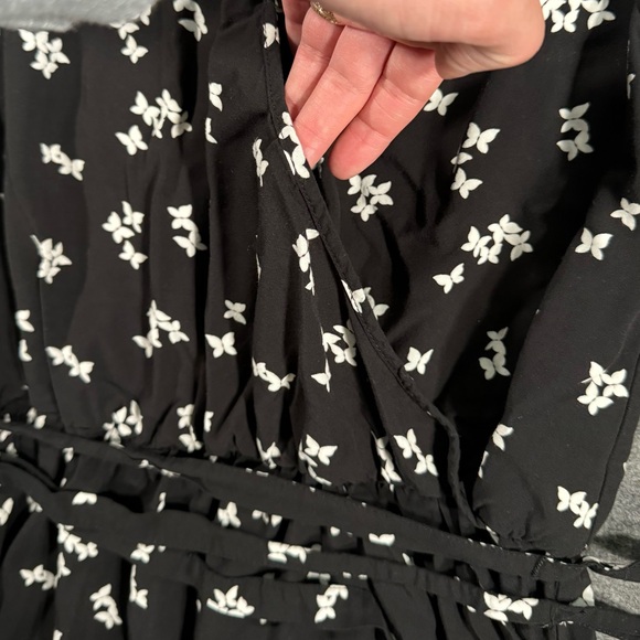 Gap above knee sleveless mini butterfly print wrap dress with belt size small - Picture 3 of 8